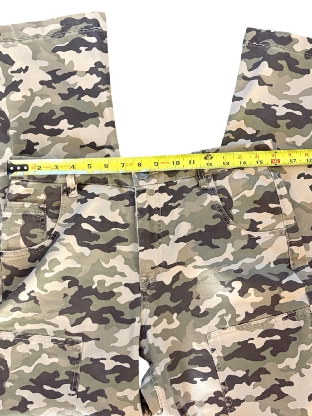 Kut from the Kloth Jodi High Rise Wide Straight Leg in  Olive/Tan Size 8 - Picture 7 of 11
